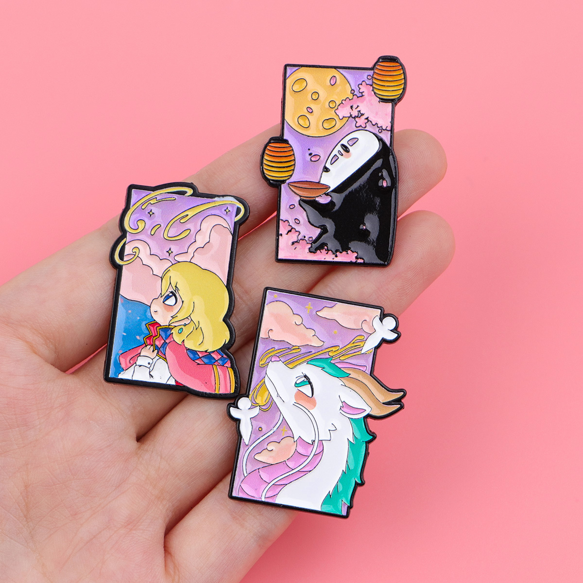 دبابيس مينا تذكارية من سلسلة ا - مراجعة Anime Merchandise Bag وسعره