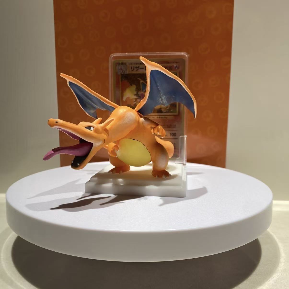 صندوق هدايا جديد 100% أصلي للا - مراجعة Anime Merchandise Sales وسعره
